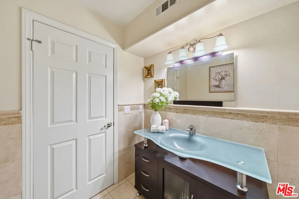 4814 Ramsdell Avenue La Crescenta, CA 91214