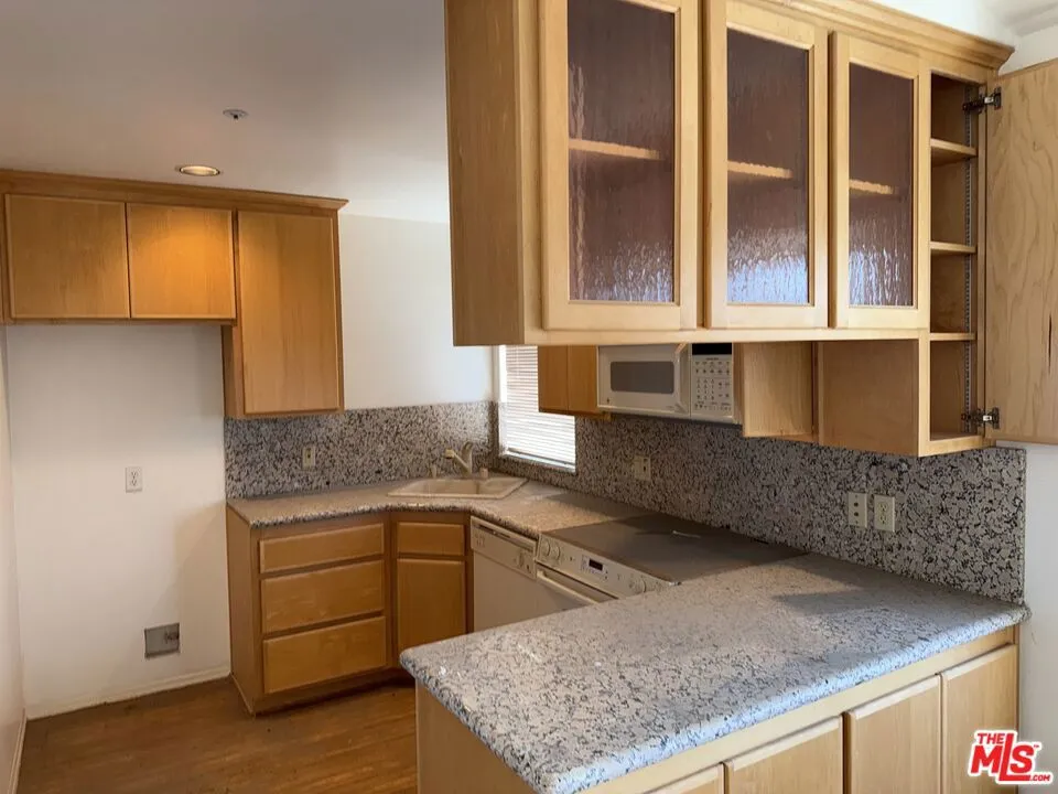 1212 S Irena Avenue Redondo Beach, CA 90277