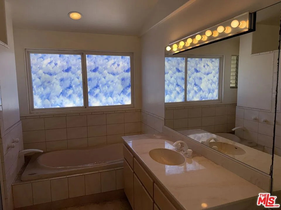1212 S Irena Avenue Redondo Beach, CA 90277