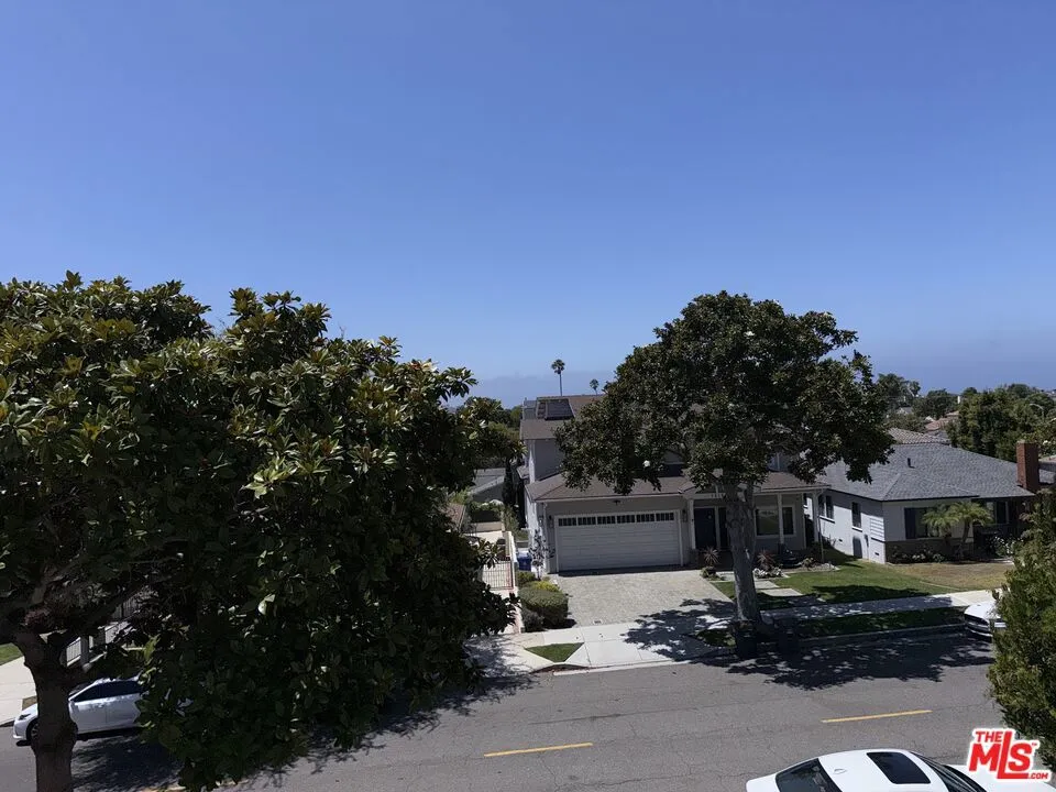 1212 S Irena Avenue Redondo Beach, CA 90277