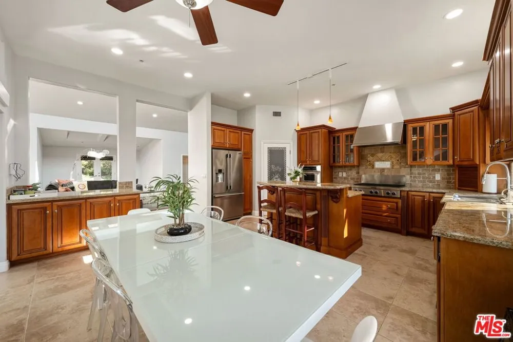 3699 Kanan Road Agoura Hills, CA 91301