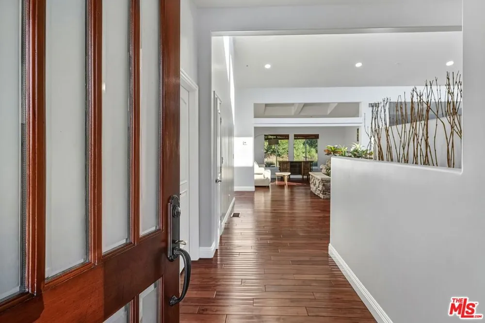 3699 Kanan Road Agoura Hills, CA 91301
