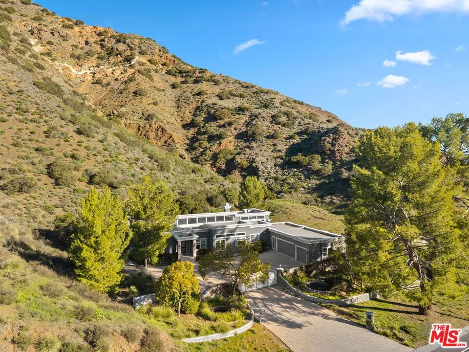 3699 Kanan Road Agoura Hills, CA 91301