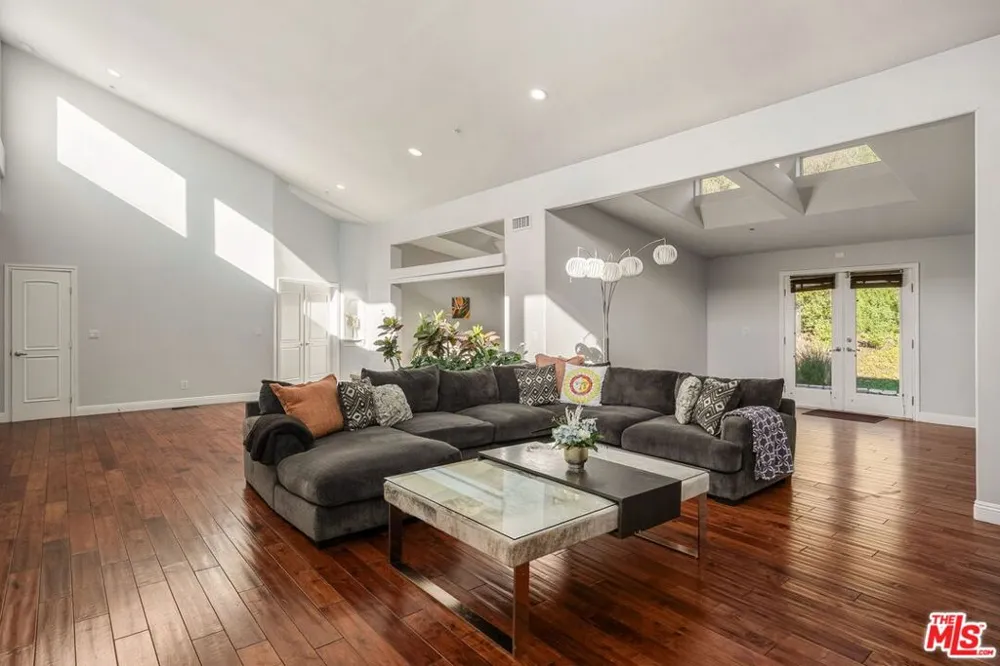 3699 Kanan Road Agoura Hills, CA 91301