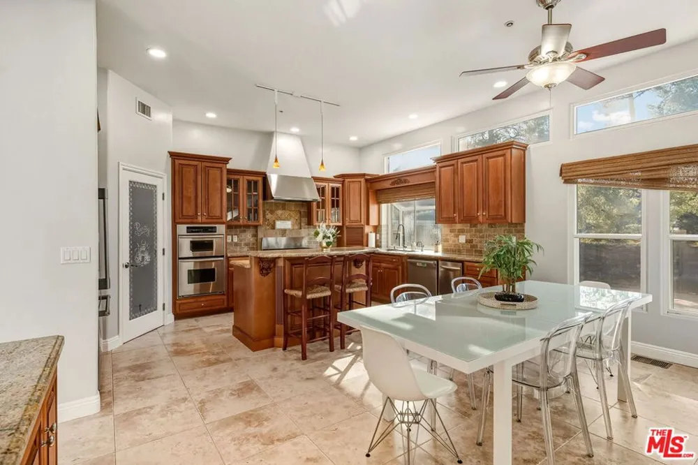 3699 Kanan Road Agoura Hills, CA 91301