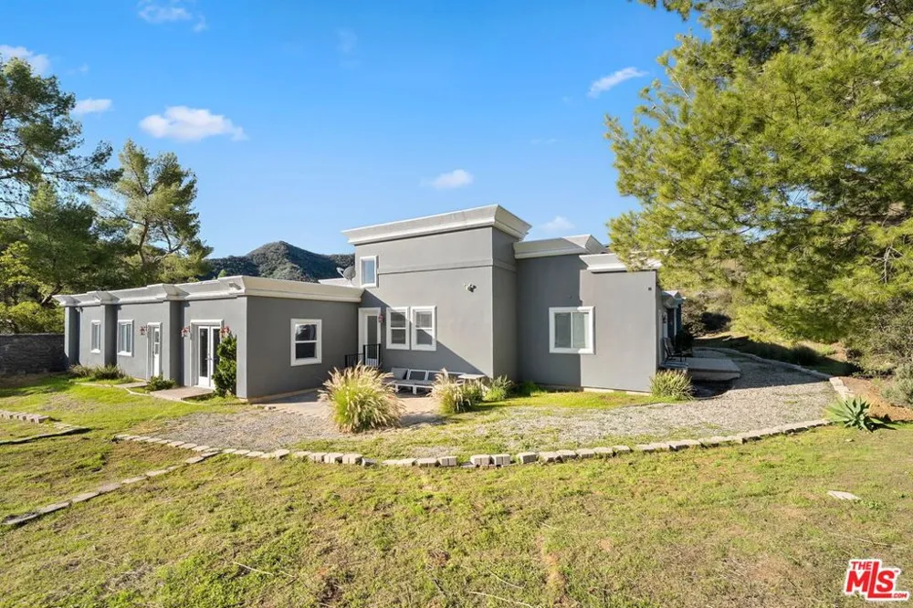 3699 Kanan Road Agoura Hills, CA 91301