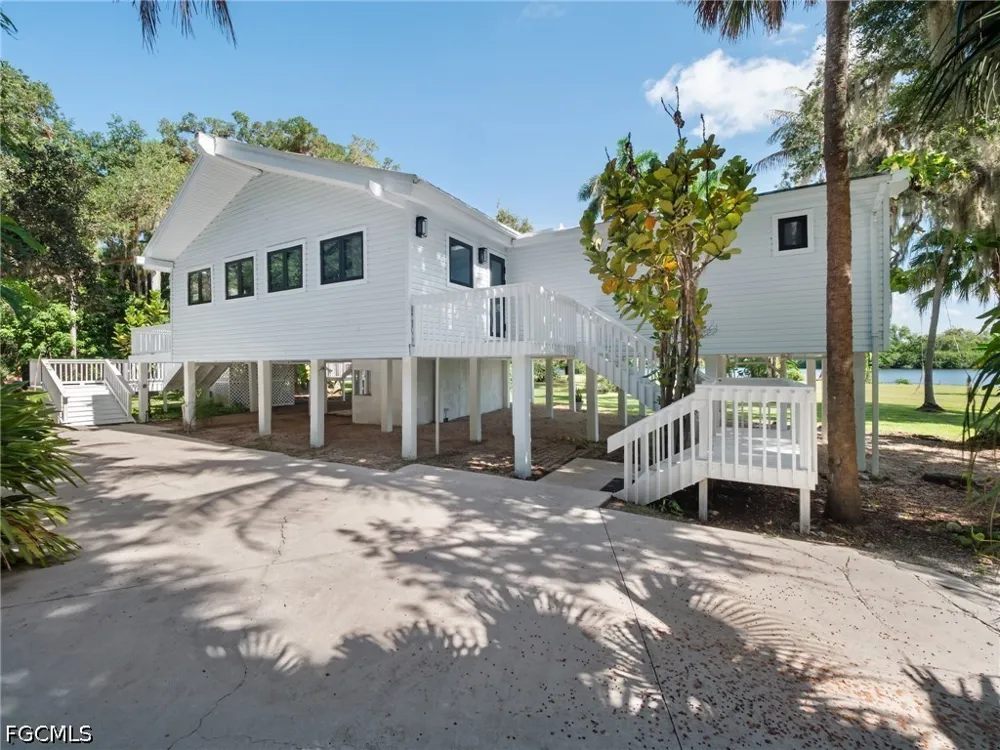 S River Road Alva, FL 33920