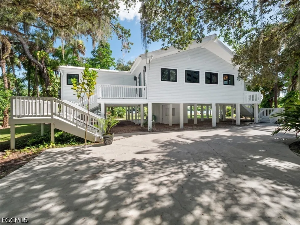 S River Road Alva, FL 33920