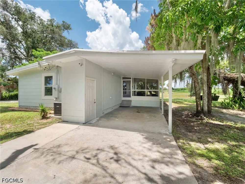 S River Road Alva, FL 33920