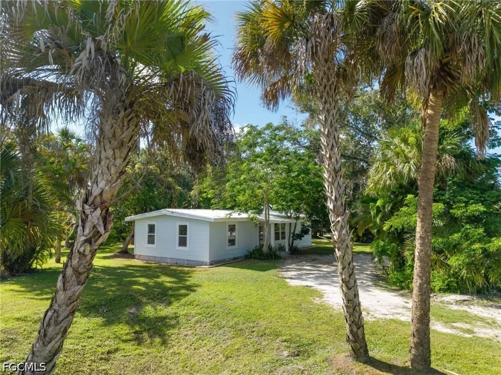 S River Road Alva, FL 33920