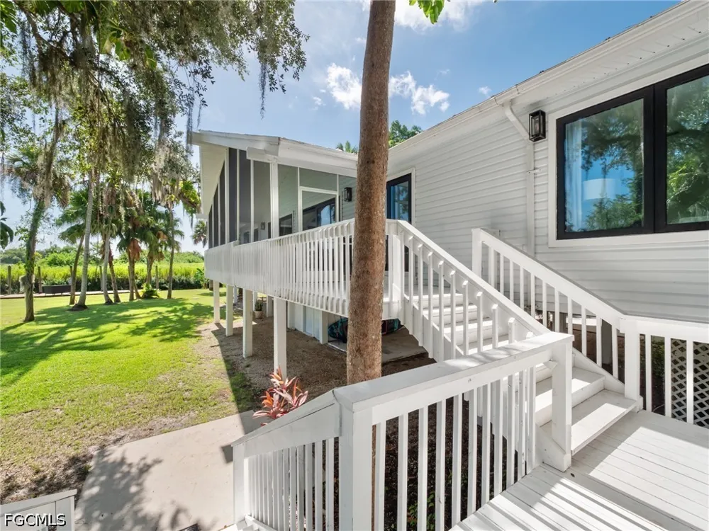 S River Road Alva, FL 33920