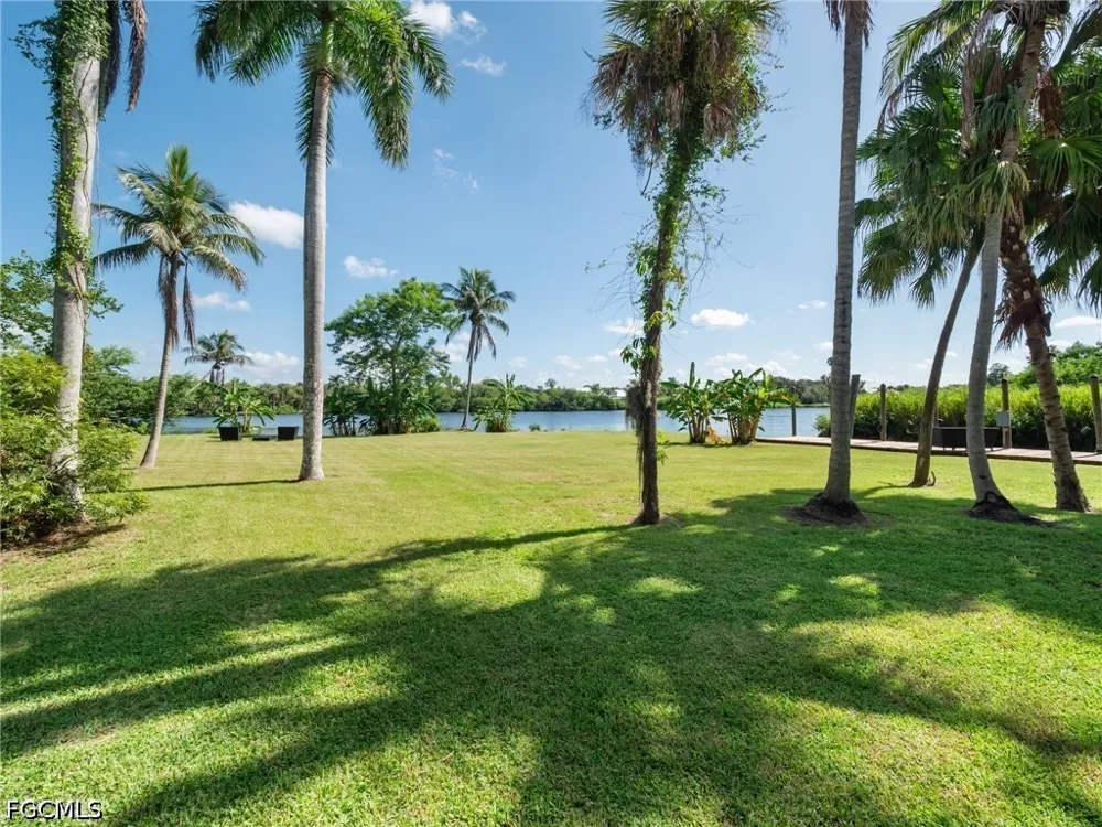 S River Road Alva, FL 33920