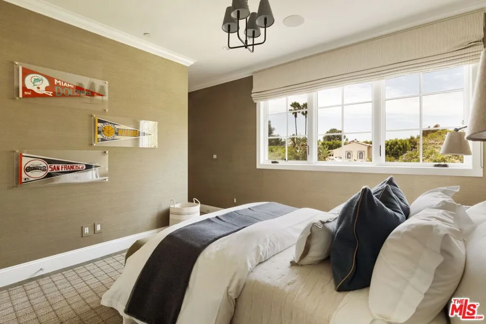 524 Ocampo Drive Los Angeles, CA 90272