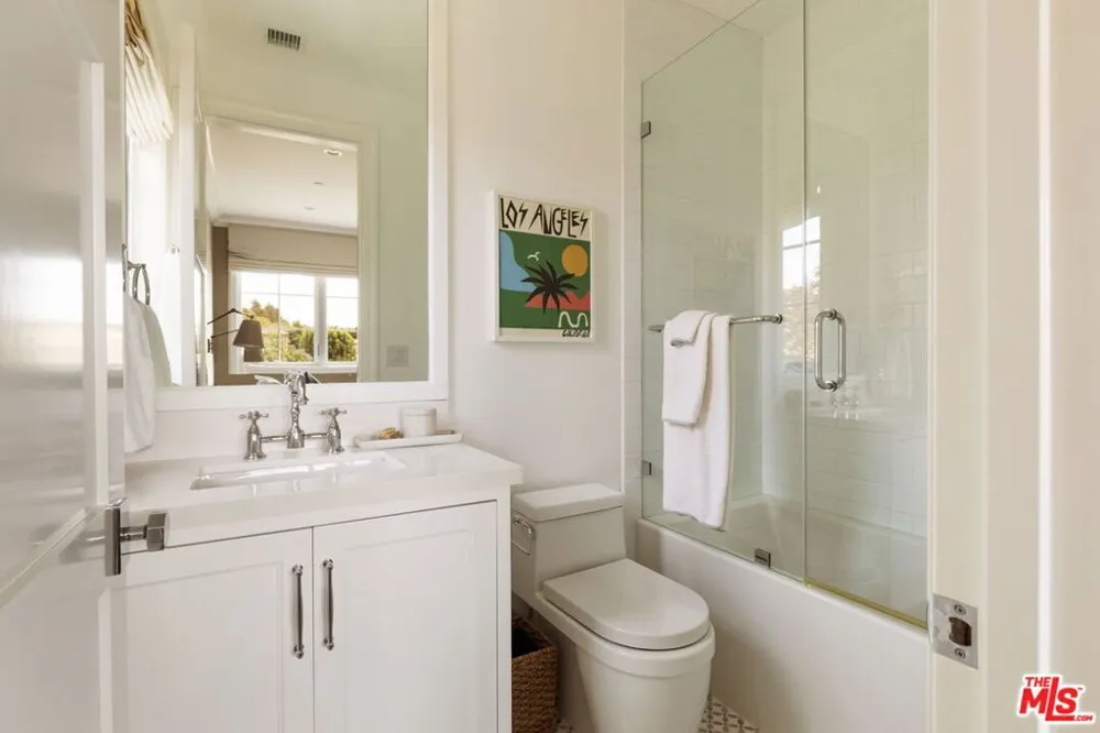524 Ocampo Drive Los Angeles, CA 90272