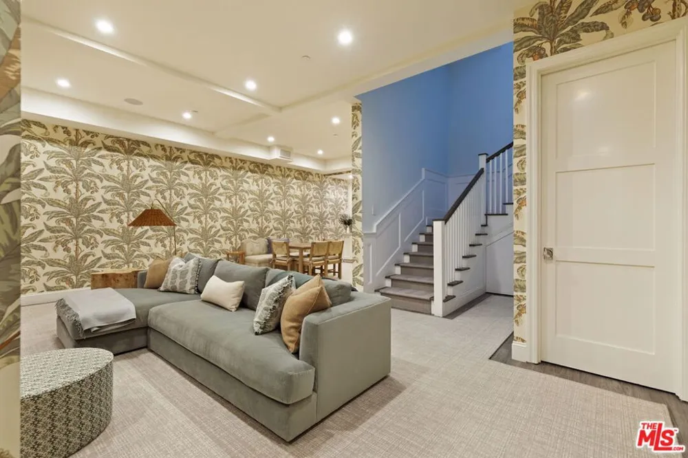 524 Ocampo Drive Los Angeles, CA 90272