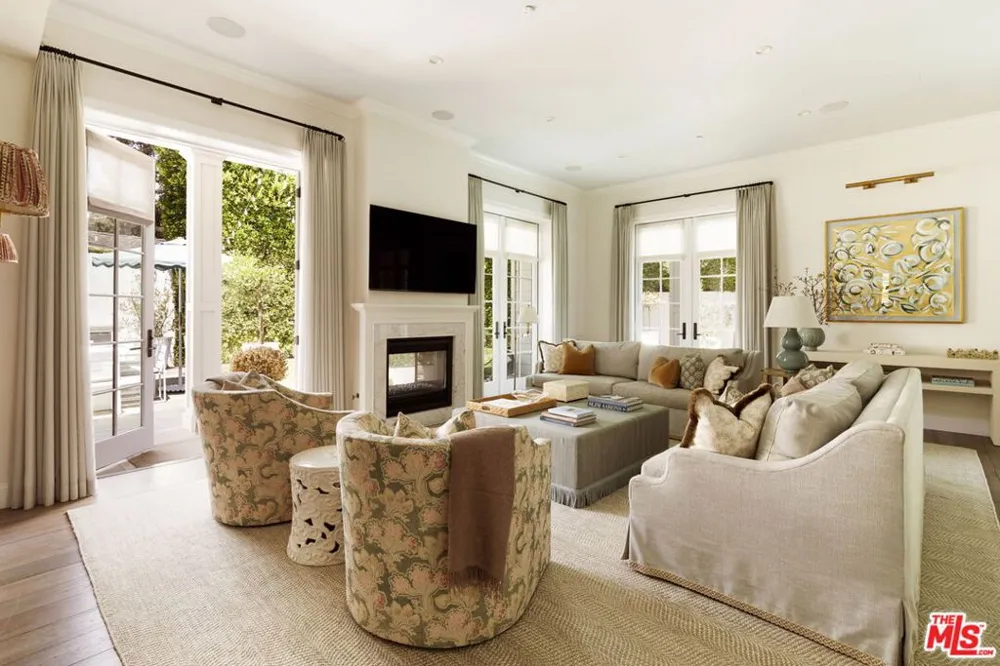 524 Ocampo Drive Los Angeles, CA 90272