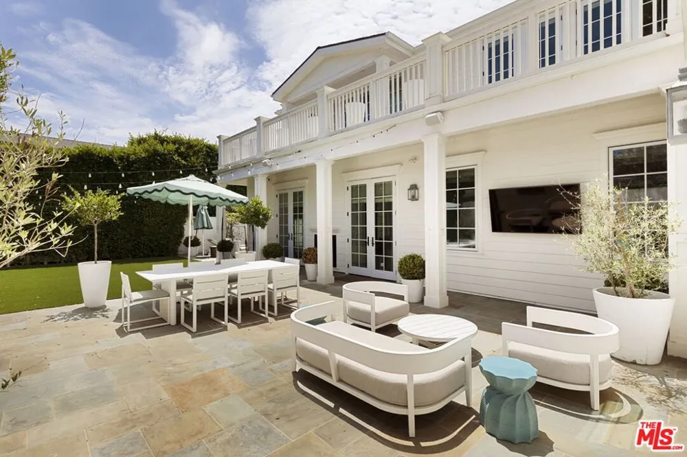 524 Ocampo Drive Los Angeles, CA 90272