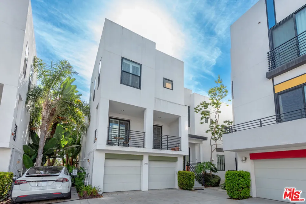 12912 Discovery Playa Vista, CA 90094