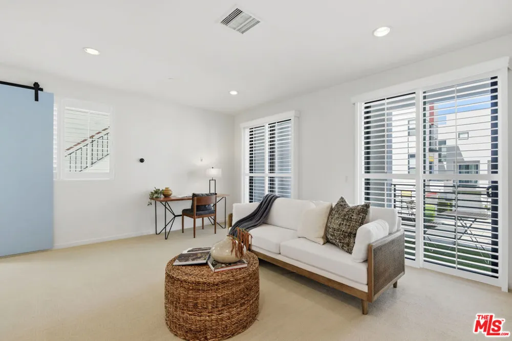 12912 Discovery Playa Vista, CA 90094