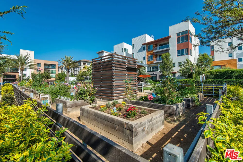 12912 Discovery Playa Vista, CA 90094