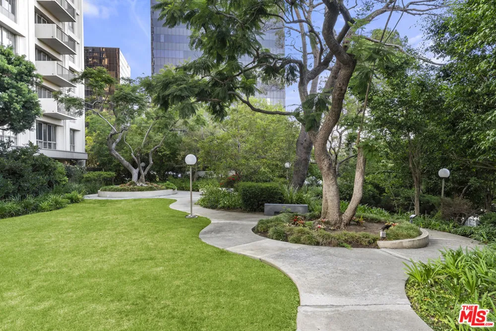 2160 Century Parkway #702 Los Angeles, CA 90067