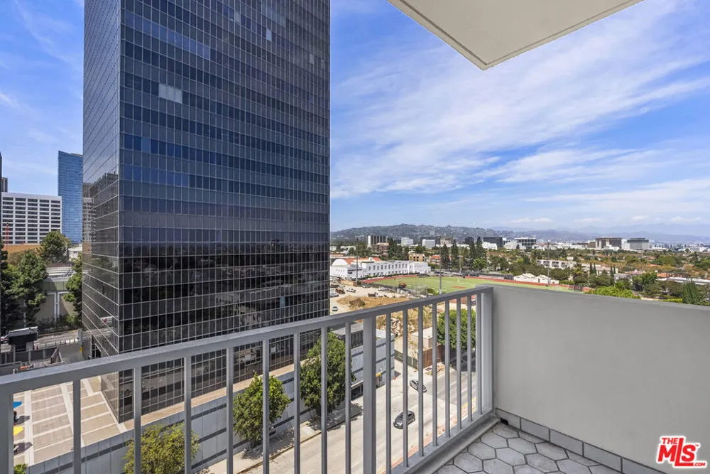2160 Century Parkway #702 Los Angeles, CA 90067