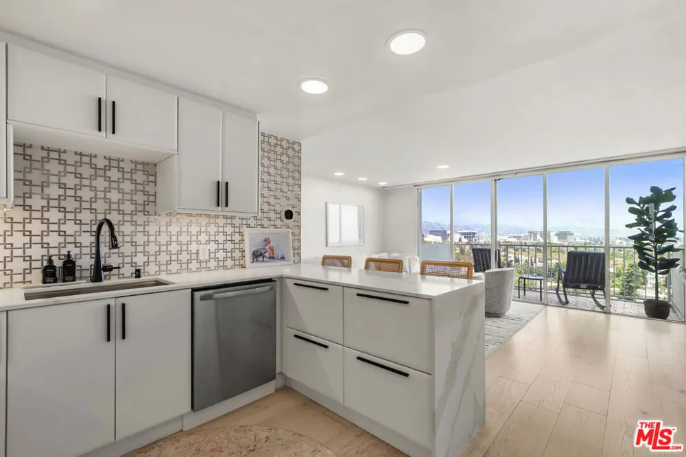 2160 Century Parkway #702 Los Angeles, CA 90067
