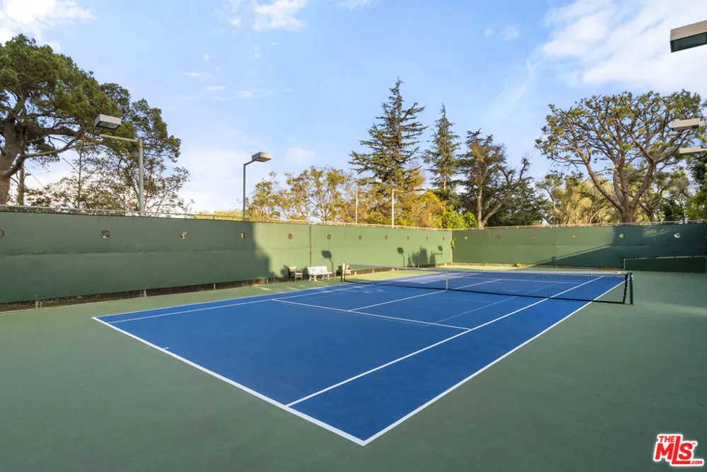 2160 Century Parkway #702 Los Angeles, CA 90067