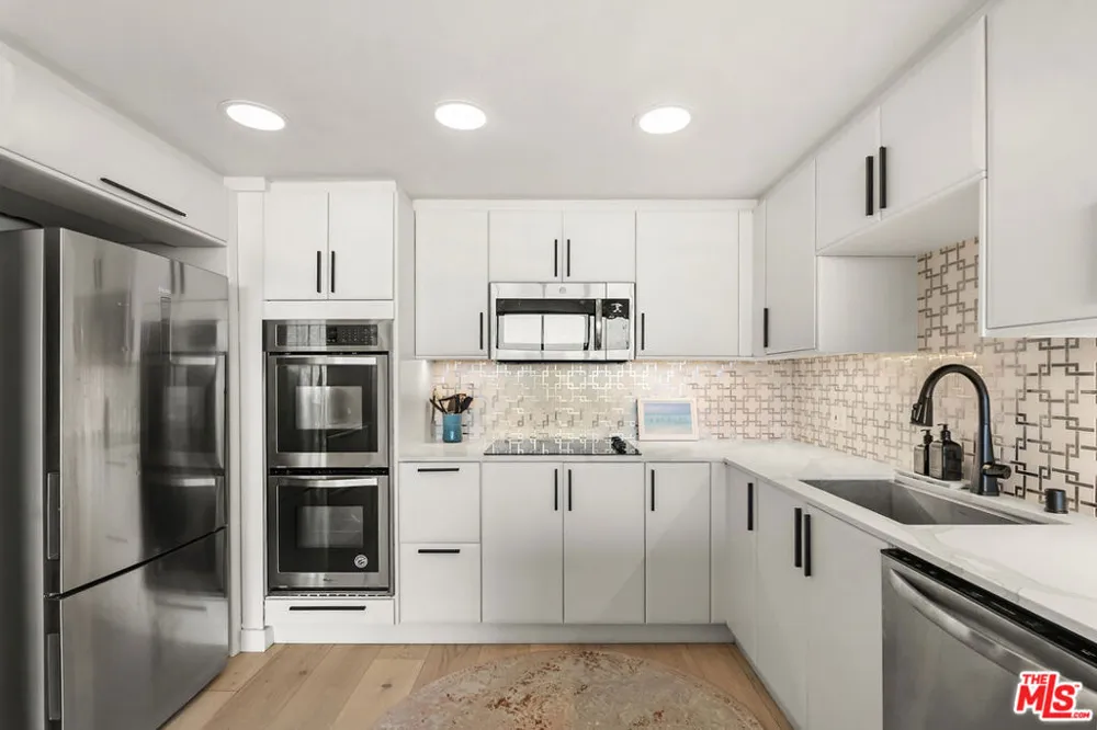 2160 Century Parkway #702 Los Angeles, CA 90067