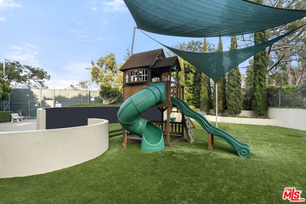 2160 Century Parkway #702 Los Angeles, CA 90067