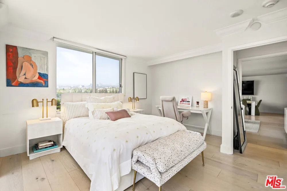 2160 Century Parkway #702 Los Angeles, CA 90067