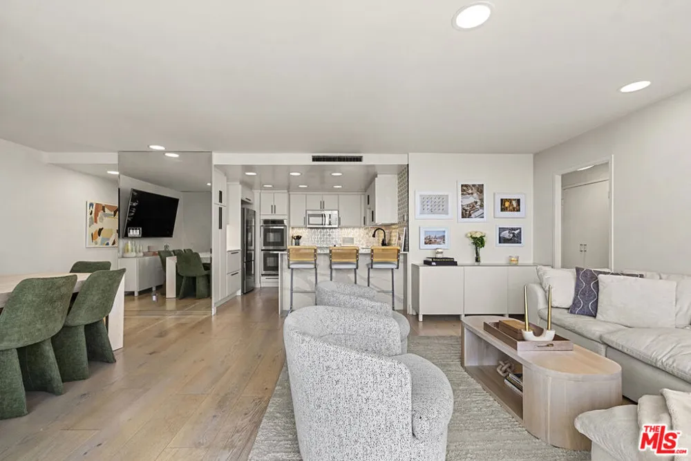 2160 Century Parkway #702 Los Angeles, CA 90067