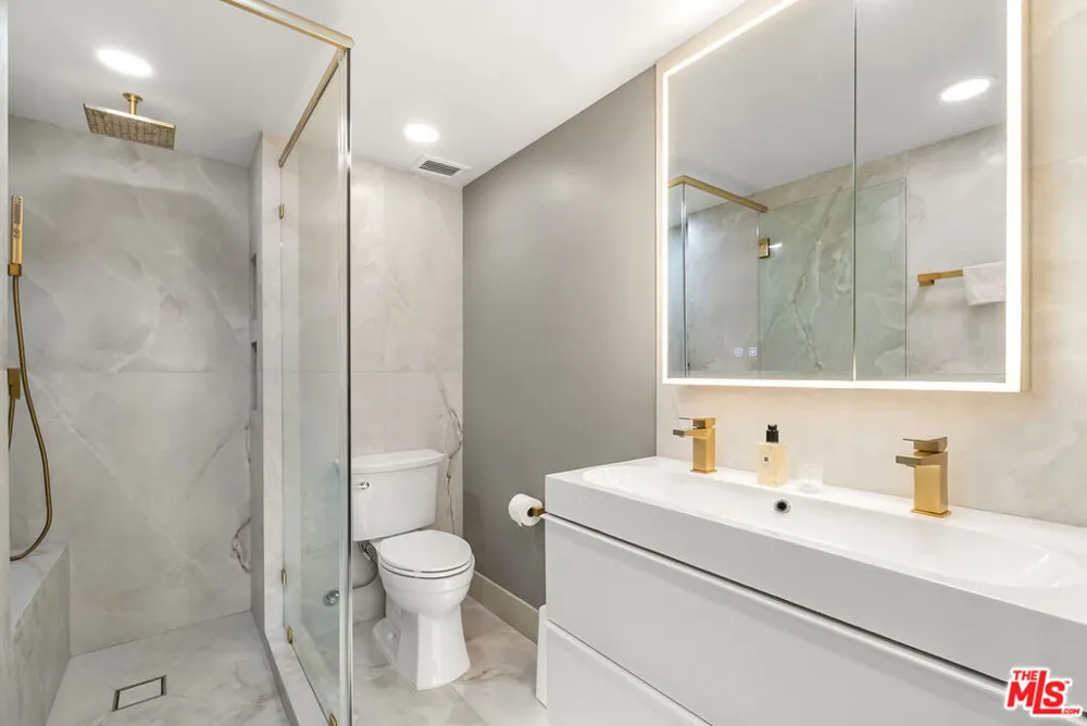 2160 Century Parkway #702 Los Angeles, CA 90067