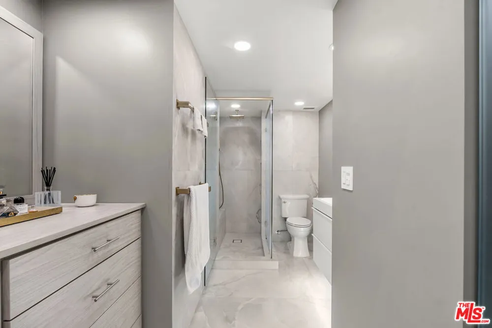 2160 Century Parkway #702 Los Angeles, CA 90067