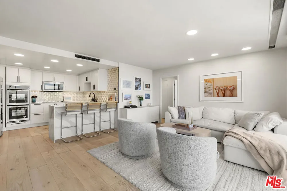 2160 Century Parkway #702 Los Angeles, CA 90067