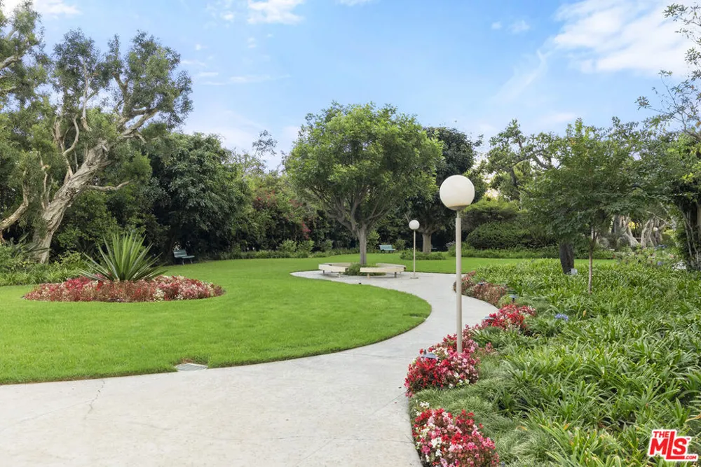 2160 Century Parkway #702 Los Angeles, CA 90067