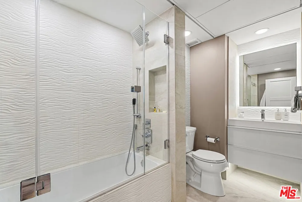 2160 Century Parkway #702 Los Angeles, CA 90067