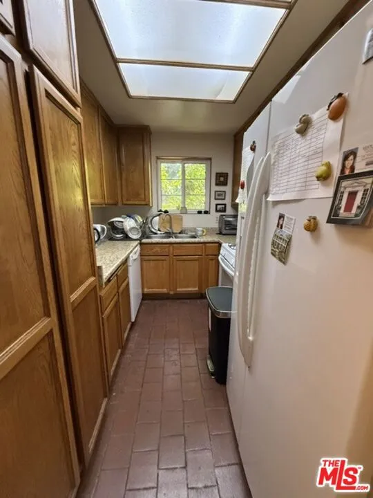 19928 Chase Street #27 Los Angeles, CA 91306