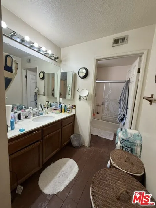 19928 Chase Street #27 Los Angeles, CA 91306