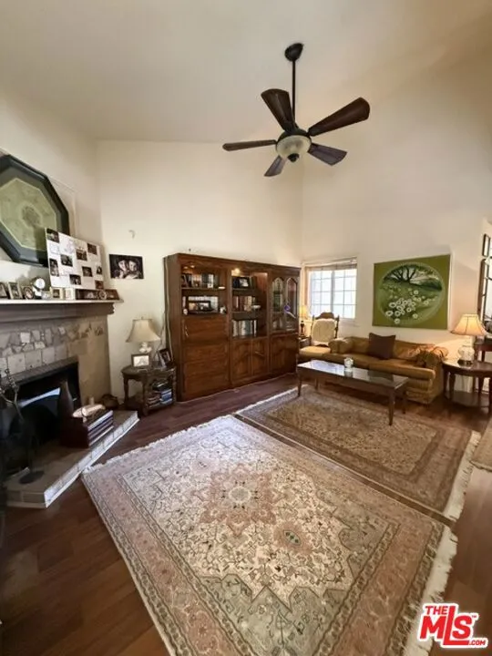 19928 Chase Street #27 Los Angeles, CA 91306
