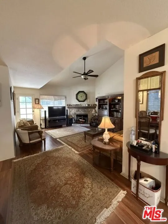 19928 Chase Street #27 Los Angeles, CA 91306