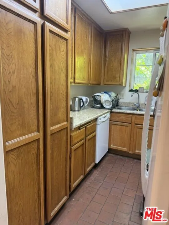 19928 Chase Street #27 Los Angeles, CA 91306