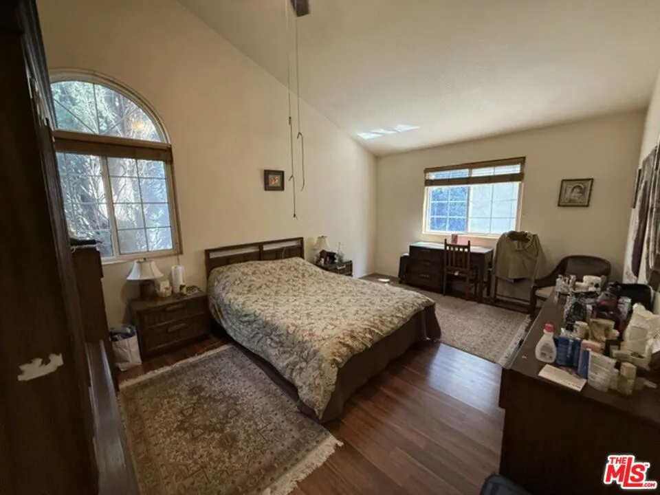 19928 Chase Street #27 Los Angeles, CA 91306