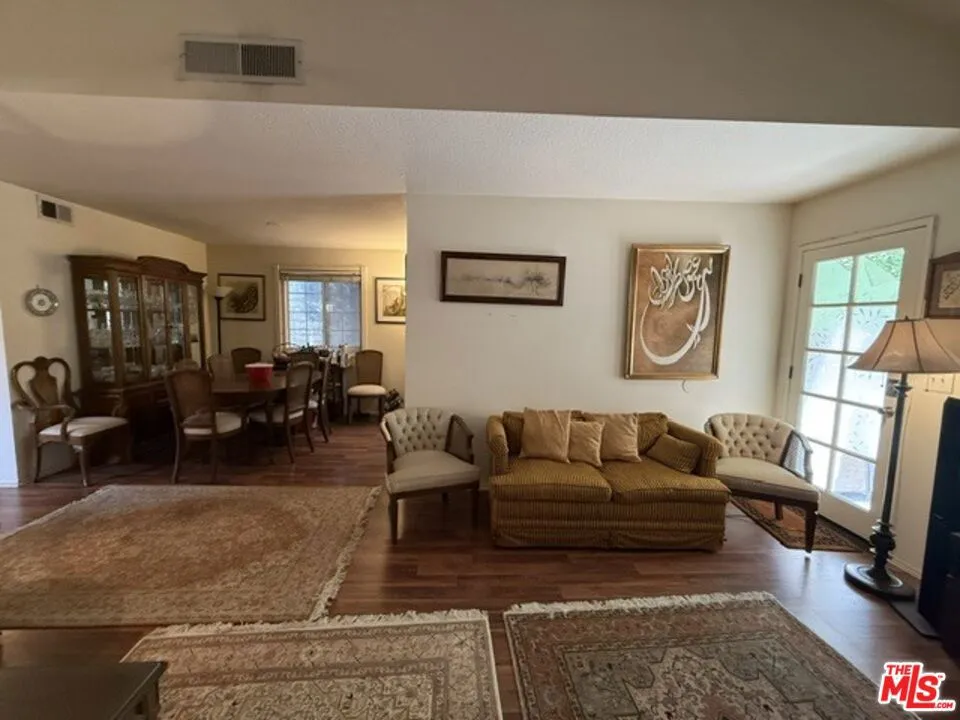 19928 Chase Street #27 Los Angeles, CA 91306