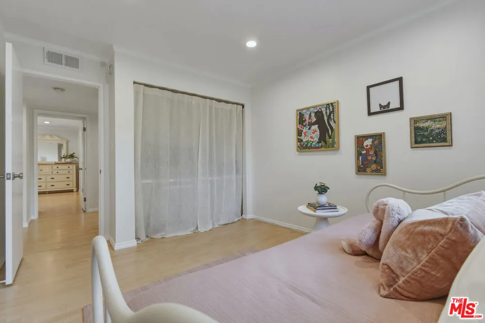 9000 Vanalden Avenue #123 Northridge, CA 91324