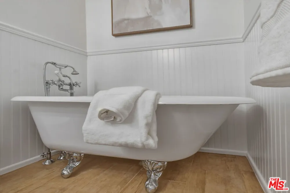 9000 Vanalden Avenue #123 Northridge, CA 91324