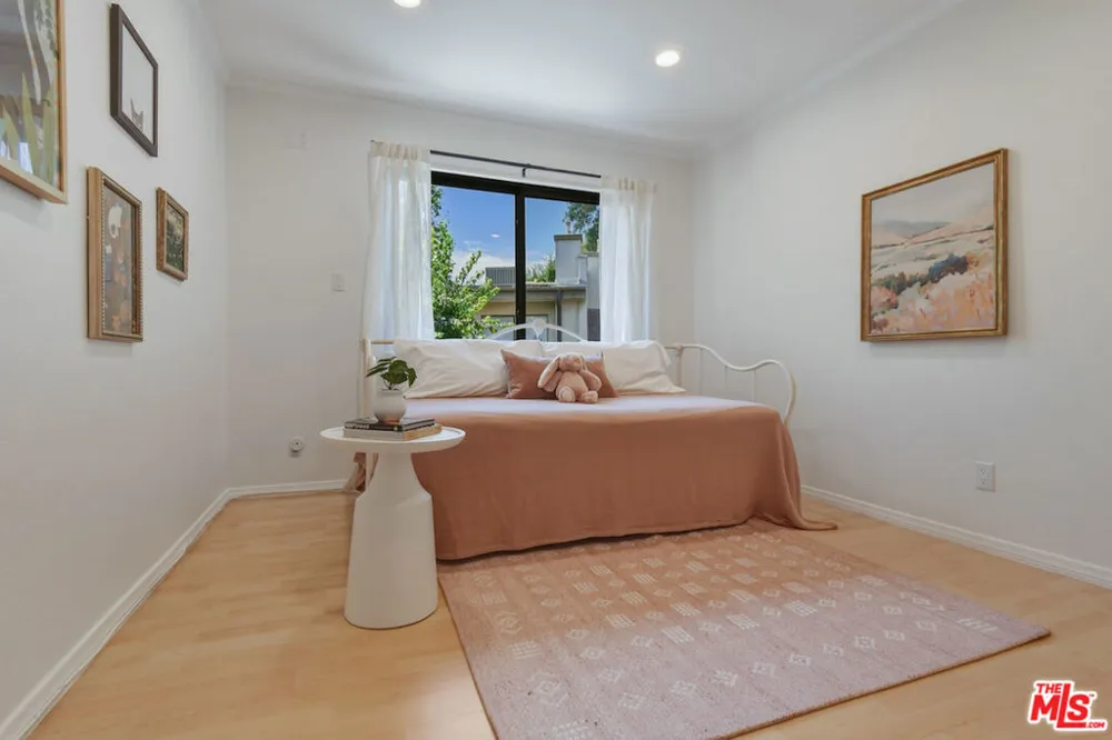 9000 Vanalden Avenue #123 Northridge, CA 91324