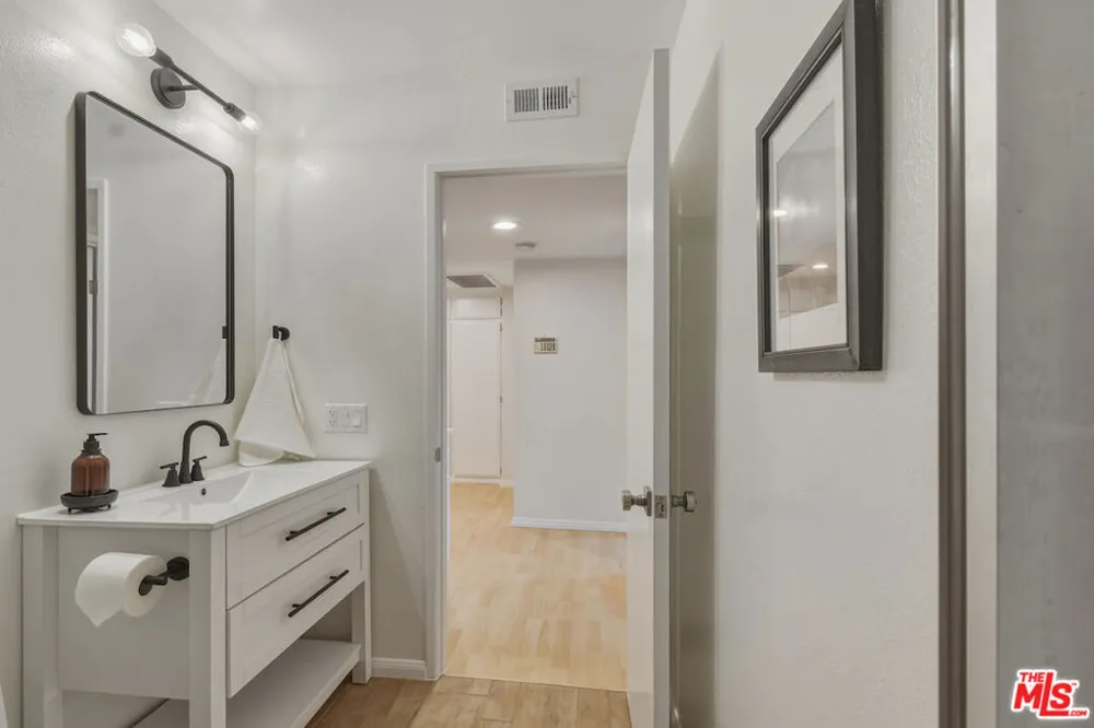 9000 Vanalden Avenue #123 Northridge, CA 91324