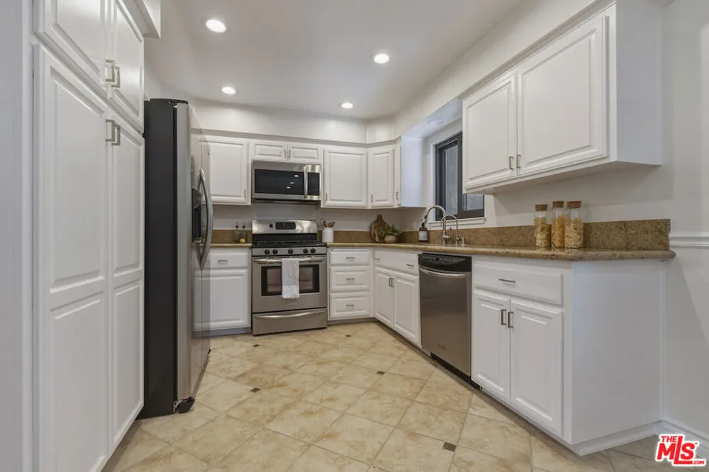 9000 Vanalden Avenue #123 Northridge, CA 91324