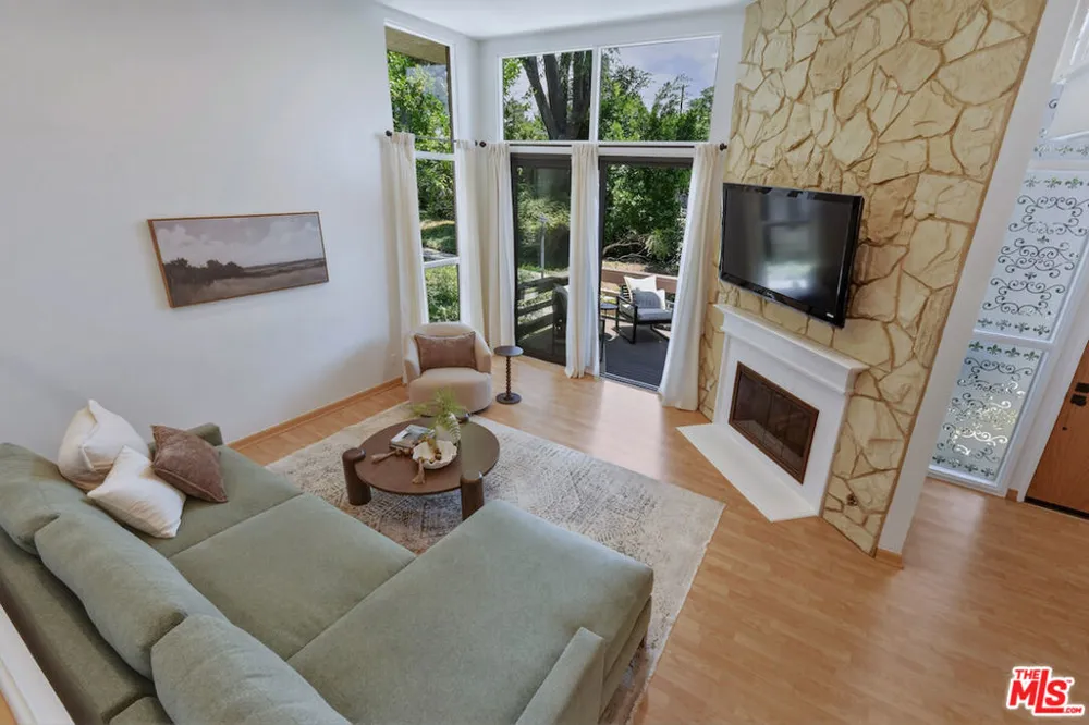 9000 Vanalden Avenue #123 Northridge, CA 91324